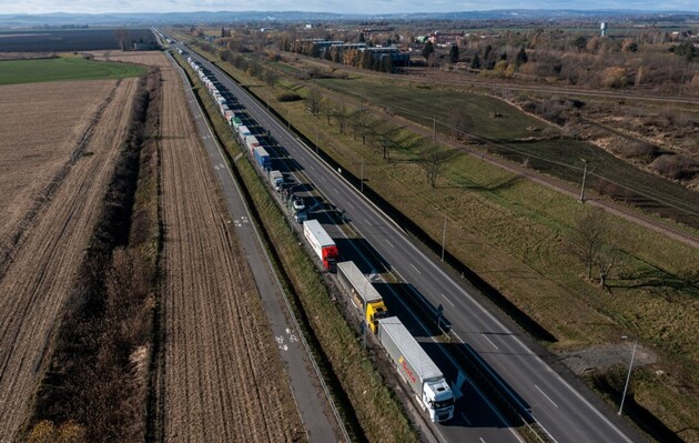 Украина проведет с Польшей переговоры по блокированию границы перевозчиками