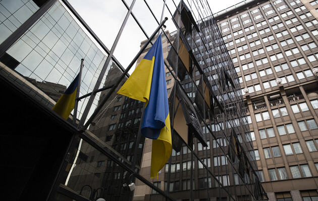 Кабмин предлагает не принимать в консульствах украинцев без документа с ТЦК