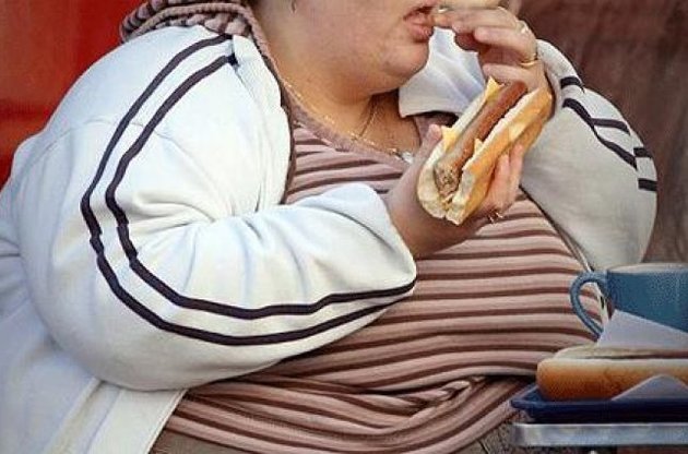В мире начали чаще умирать от ожирения, чем от голода