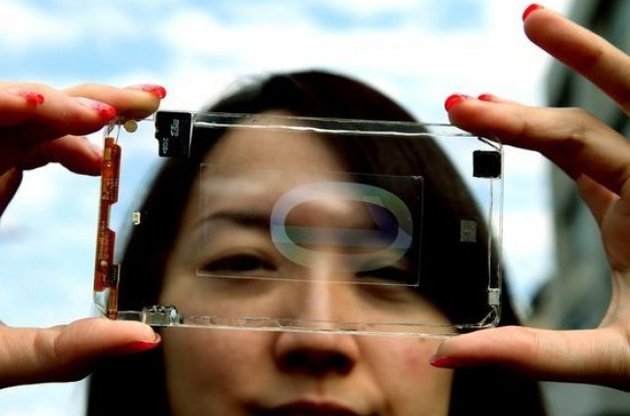 Представлений перший в світі повністю прозорий смартфон