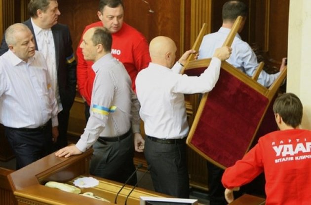 Депутаты "УДАРа" будут дежурить в сессионном зале Рады и в выходные