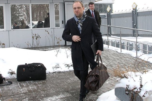 В Генпрокуратуре заверили, что не препятствовали Власенко покинуть страну