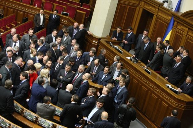 Оппозиция разблокирует Раду для голосования за отставку Азарова и выборы в Киеве