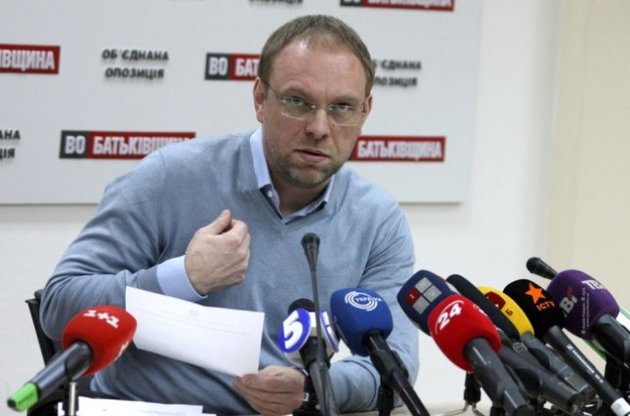 Власенко: Политику в аресте Тимошенко не видят только регионалы