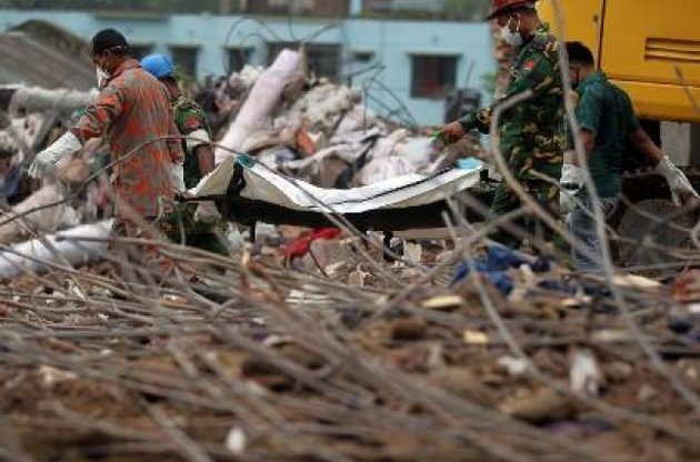 Количество жертв обрушения здания в Бангладеш превысило тысячу