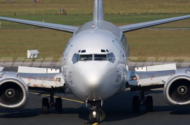 ЧП в аэропорту "Киев": Boeing-737 выкатился за пределы взлетной полосы