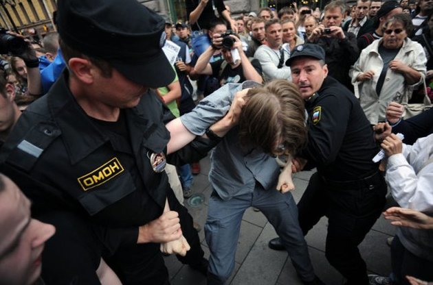 В Москве и Петербурге задержаны более сотни участников акций в поддержку Навального