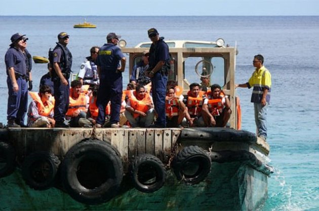 Австралия отказалась принимать нелегальных мигрантов, их будут отправлять в Папуа—Новую Гвинею