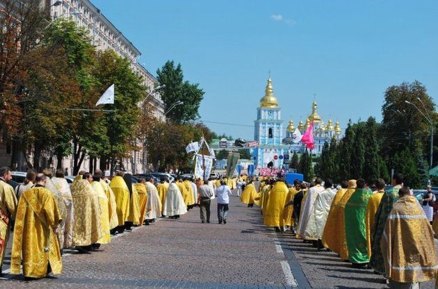 УПЦ КП пригласила верующих на свой молебен - "без всяких пропусков и приглашений"