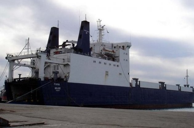Корабль, из-за которого украинских моряков взяли в заложники в Ливии, арестован в Ильичевске