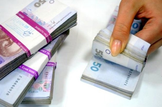 В Україні чотири людини за рік офіційно заробили більше мільярда гривень