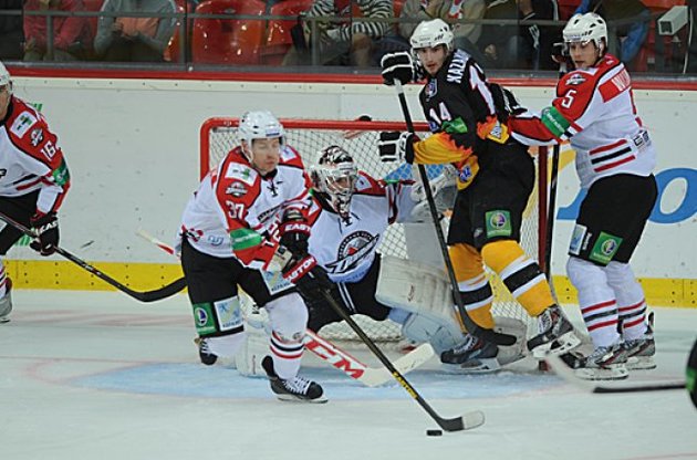 Хоккейный "Донбасс" лидирует на домашнем предсезонном турнире