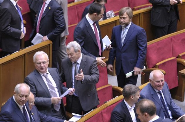 Партия регионов зарегистрировала законопроект, позволяющий "перекроить" Раду
