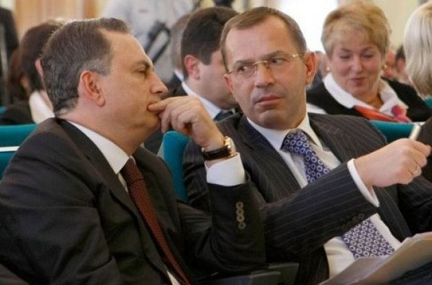 Партия регионов поручила Клюеву и Колесникову заниматься агитацией и пропагандой