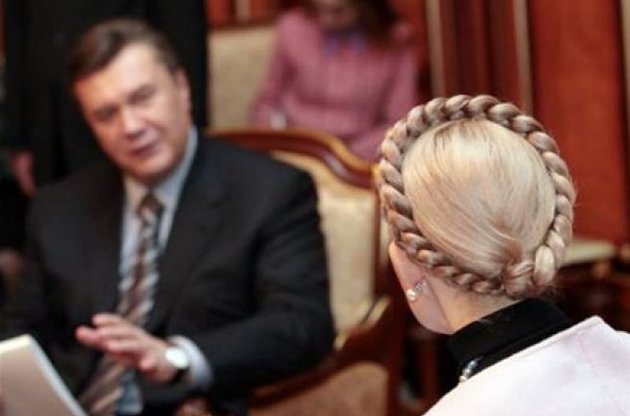С начала года Януковича 53 раза просили помиловать Тимошенко