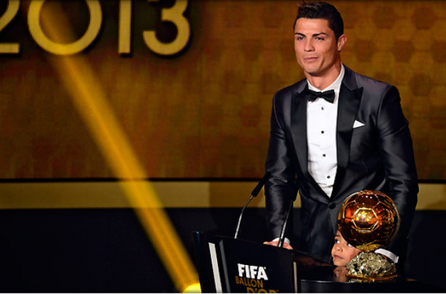 Роналду прогнозированно выиграл второй "Золотой Мяч" в карьере