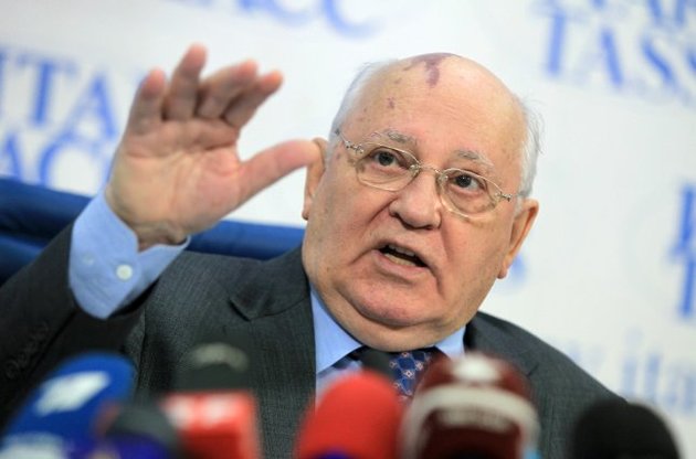 Горбачов закликав Росію і США допомогти запобігти війні в Україні