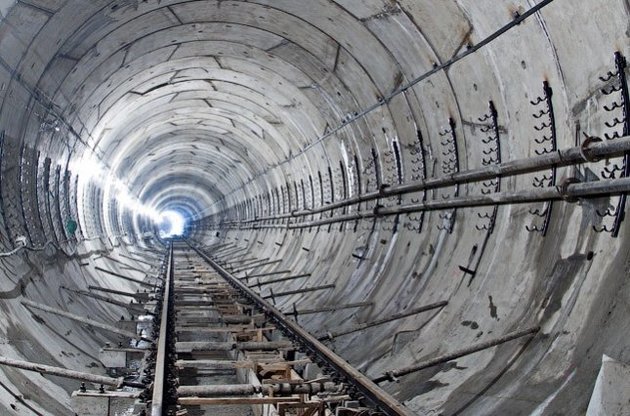 У столичной власти нет денег на строительство метро на Троещину