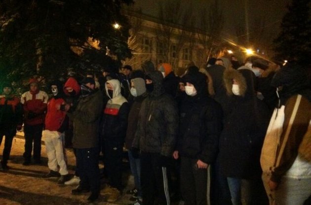 Ультрас "Шахтаря" прийшли захистити донецький Євромайдан від "тітушек"