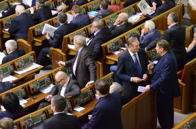 Партия регионов разрешила своим депутатам самостоятельно голосовать за отмену законов от 16 января