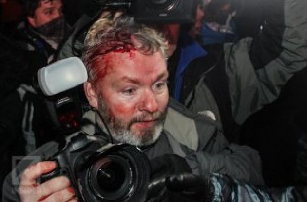 За время акций протеста в Украине пострадали 136 журналистов
