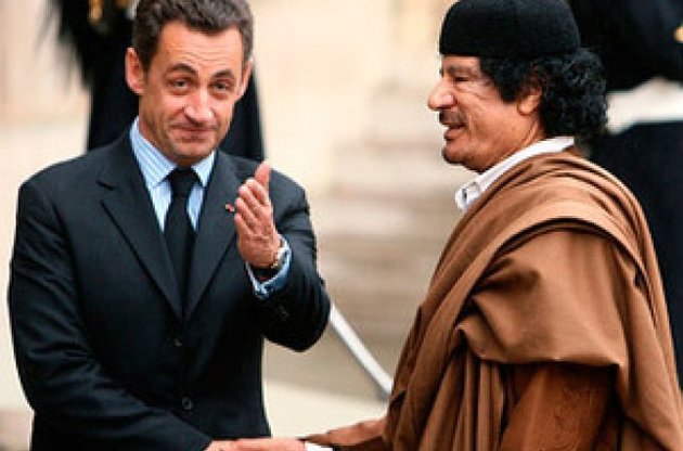 У Франції оприлюднено інтерв'ю Каддафі про спонсорування "розумового відсталого" Саркозі