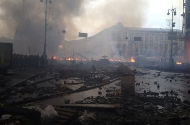 На Майдан к протестующим начало прибывать подкрепление из Львова