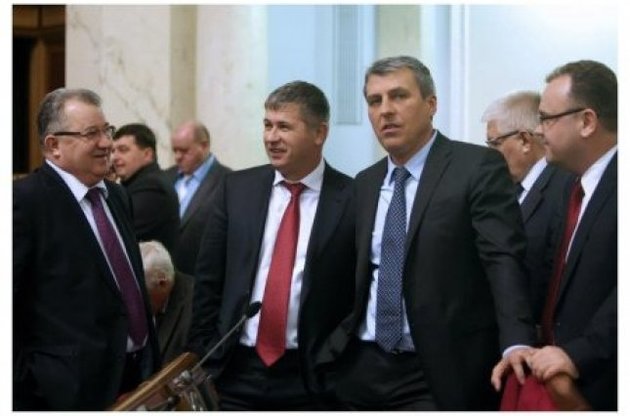 Пять народных депутатов из Закарпатья вышли из Партии регионов