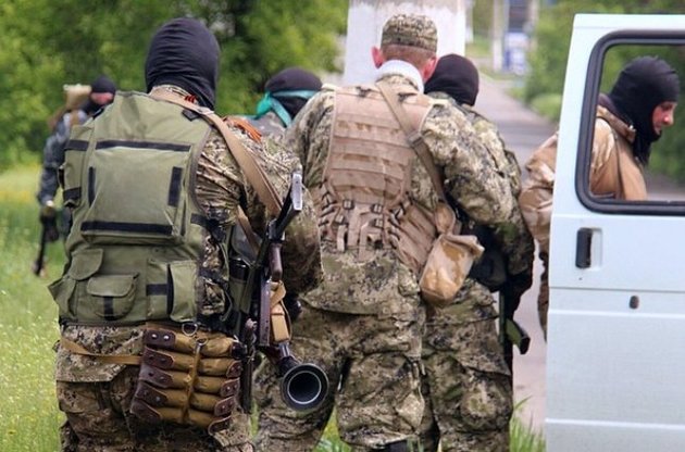В Дмитровке на Донетчине боевики взяли под контроль границу с РФ и захватили здание почты