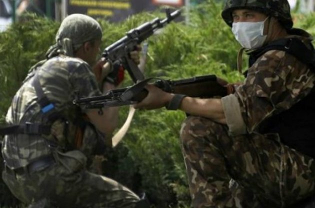 Бойовики за ніч обстріляли позиції сил АТО в 11 районах Донбасу