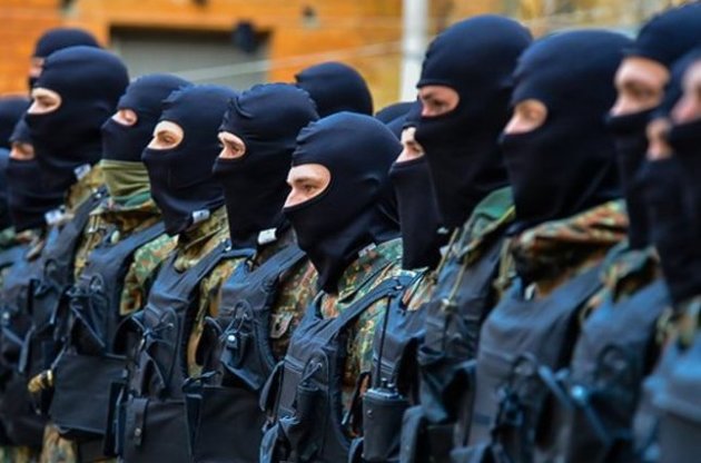 Вооруженные люди стали популярны в Украине - Die Presse