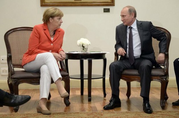 Меркель и Путин более часа говорили о Донбассе