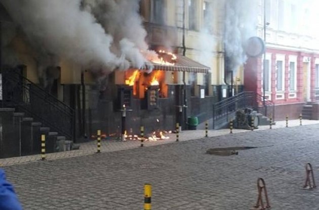 В Киеве горит ресторан на Воздвиженке
