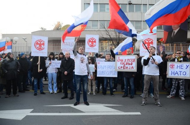 Сербы очень любят Россию, но хотят, чтобы их дети жили в ЕС