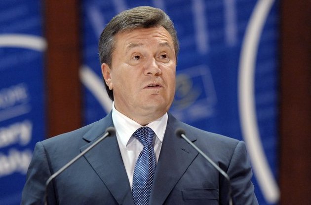 Интерпол объявил Януковича и Азарова в розыск