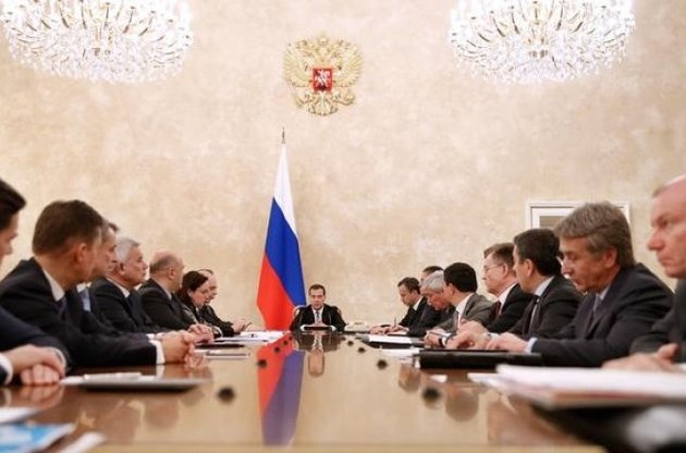 Медведев пообещал устойчивый рубль