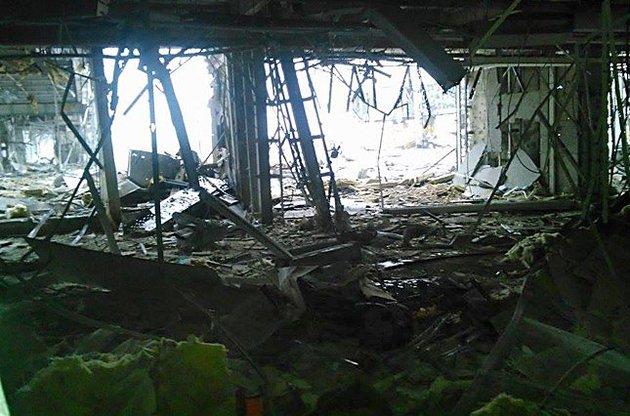 Под завалами донецкого аэропорта обнаружили тела семи погибших бойцов АТО