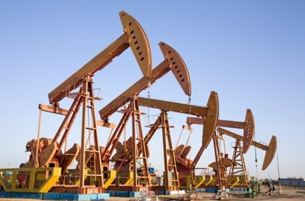 Ціни на нафту знижуються через несподівано великі запаси у США