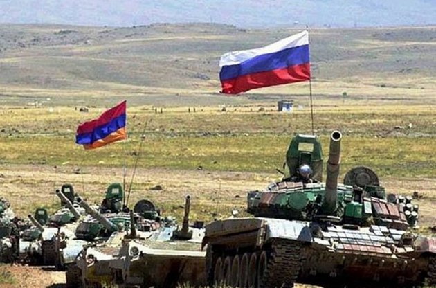 Россия проводит экстренные учения десантников в Таджикистане