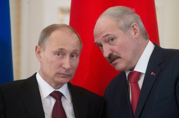 Порошенко: Білорусі пора б визначитися зі ставленням до анексії Криму