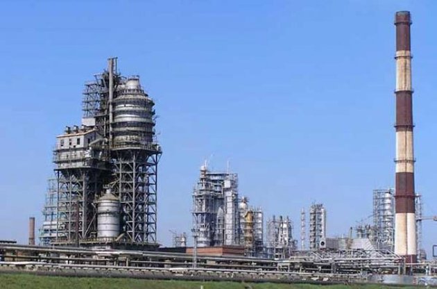 "Укртранснафта" зупинила прокачування нафти на завод Коломойського