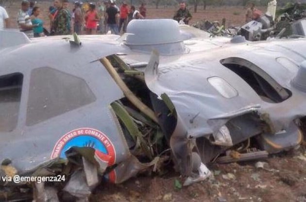 В Колумбии разбился военный самолет, погибло 11 человек