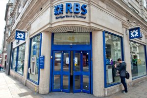 Королевский банк Шотландии уходит из России - Bloomberg