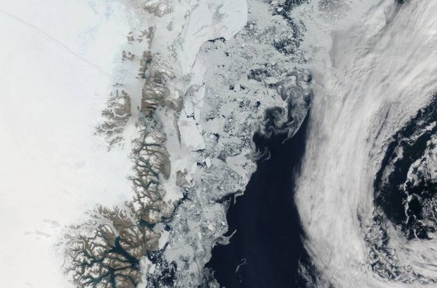 NASA опублікувало унікальний знімок танення криги у Гренландії