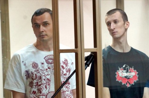 Сенцов и Кольченко в ответ на приговор российского суда спели гимн Украины