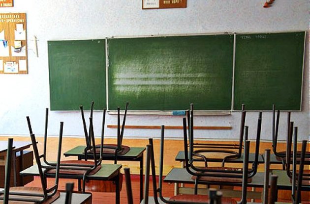 Київським школам рекомендують припинити навчальний процес через задимленість і аномальну спеку