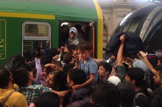 Полиция Венгрии задержала более 9 тысяч беженцев за незаконное пересечение границы