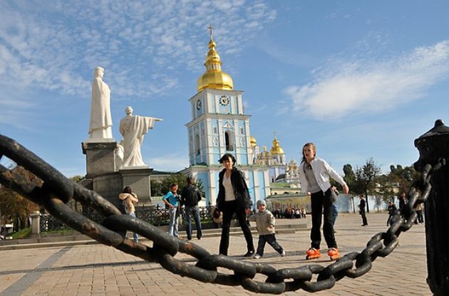 Київрада узаконила сквер Небесної сотні біля Михайлівського монастиря