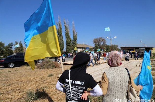 Блокада Криму: активісти готові пускати гумконвої в обмін на політв'язнів