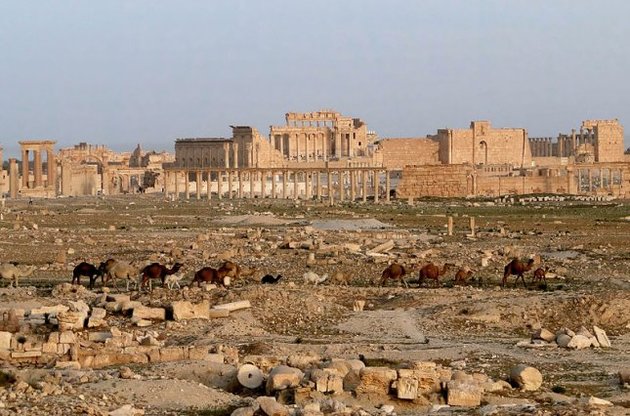 Боевики ИГ уничтожили исторические колонны Пальмиры - СМИ